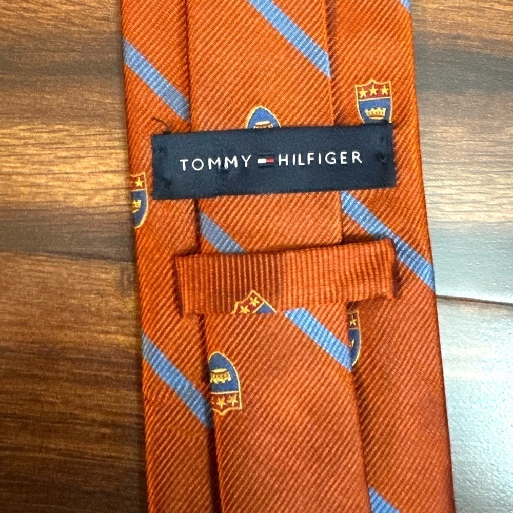 TOMMY HILFIGER 100% Silk Copper University Style Necktie - Picture 5 of 10